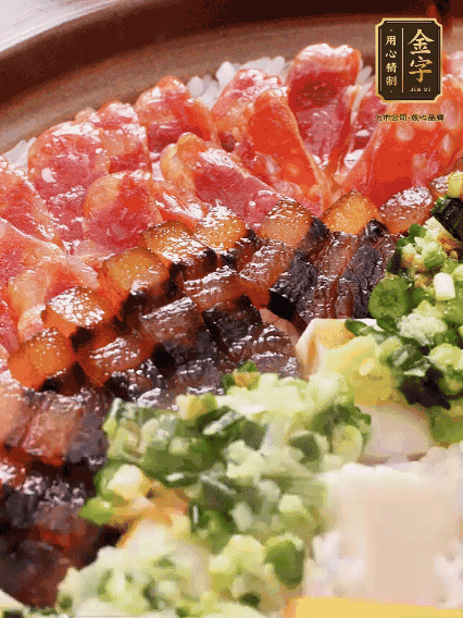 淋上蔥姜醬和少許醬油，攪拌均勻